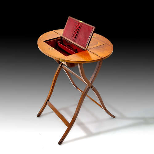 A ladies travelling desk